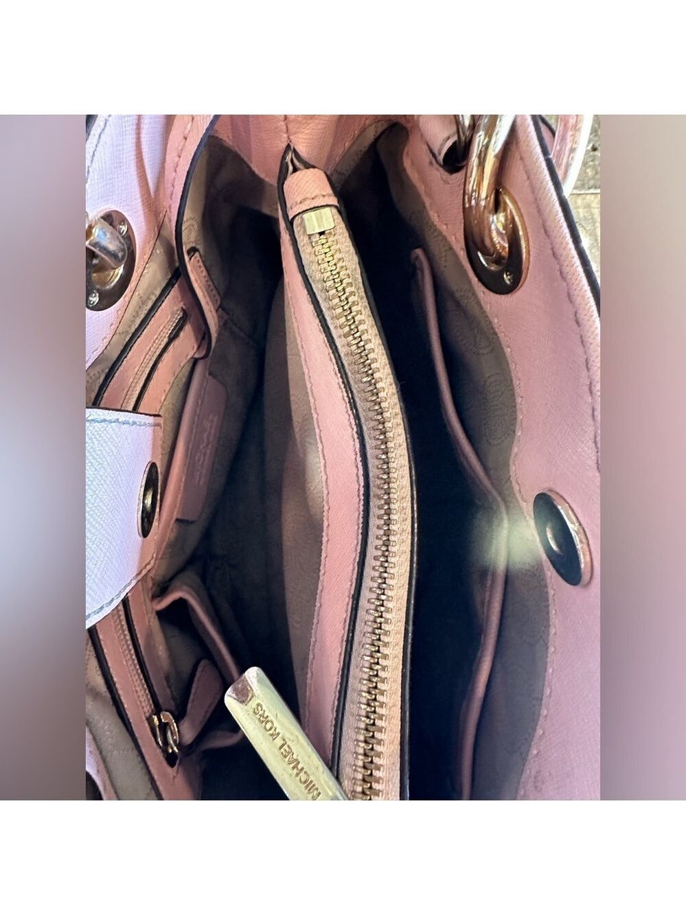 Michael Kors Cynthia Ballet Pink Leather Crossbody Bag - Picture 5 of 8